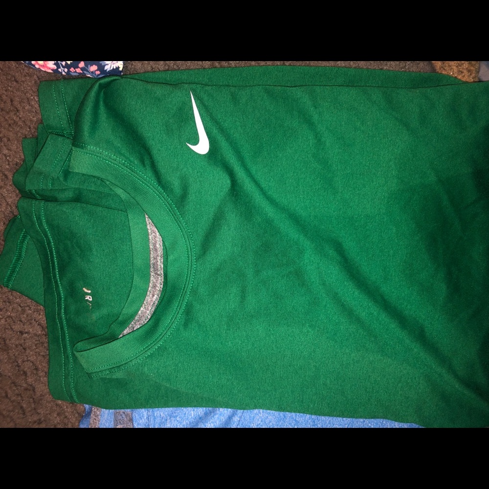 2 mens t shirts size L